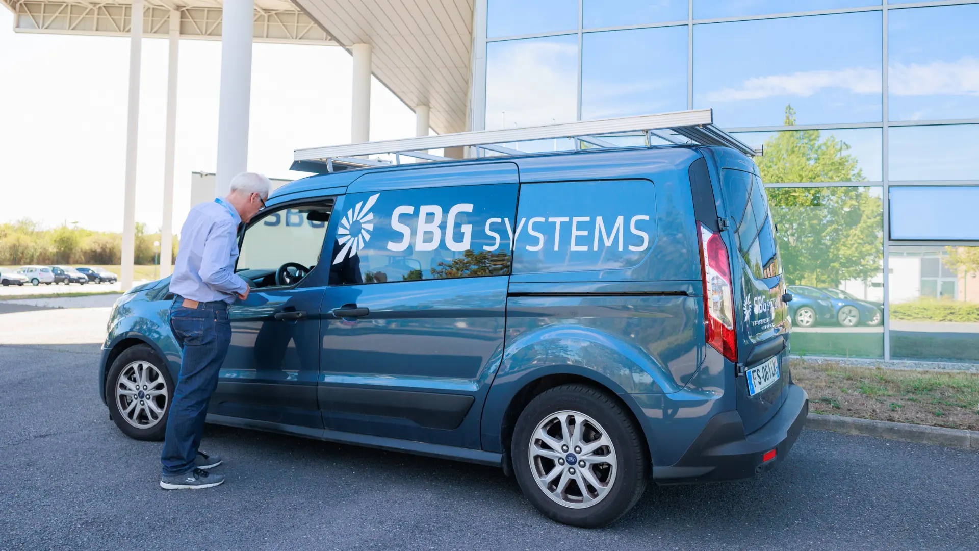 Support Team SBG colored - vehicle