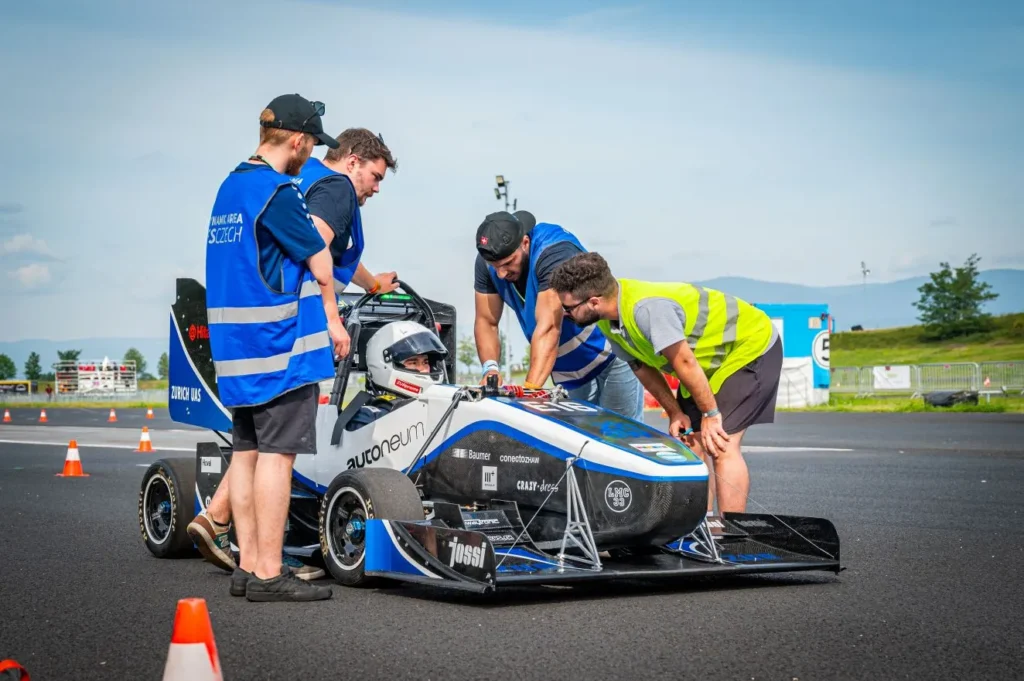 Zurich UAS Racing Team Discussing